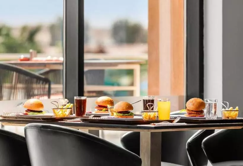 リゾートホテル Neverland City Hurghada Pickalbatros