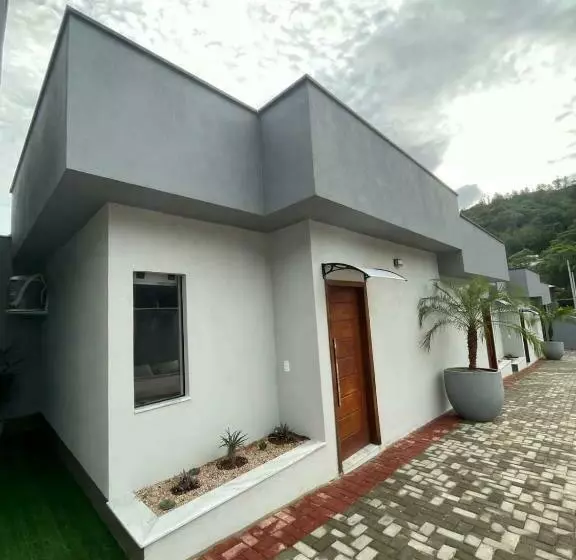 ユースホステル Pousada Família Bueno