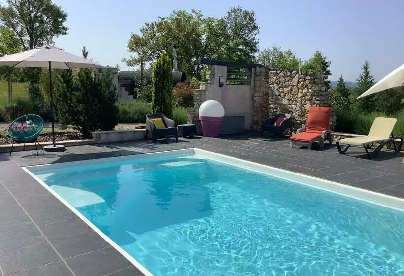 Aamiaismajoitus (B&B) Les Etoiles De Calès