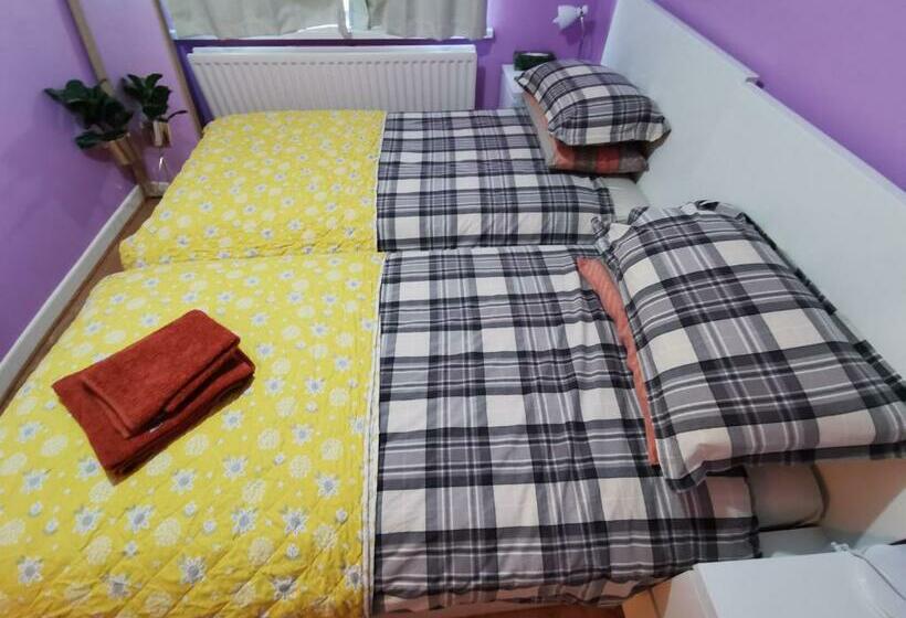 Bed and Breakfast Private Room In Coventry