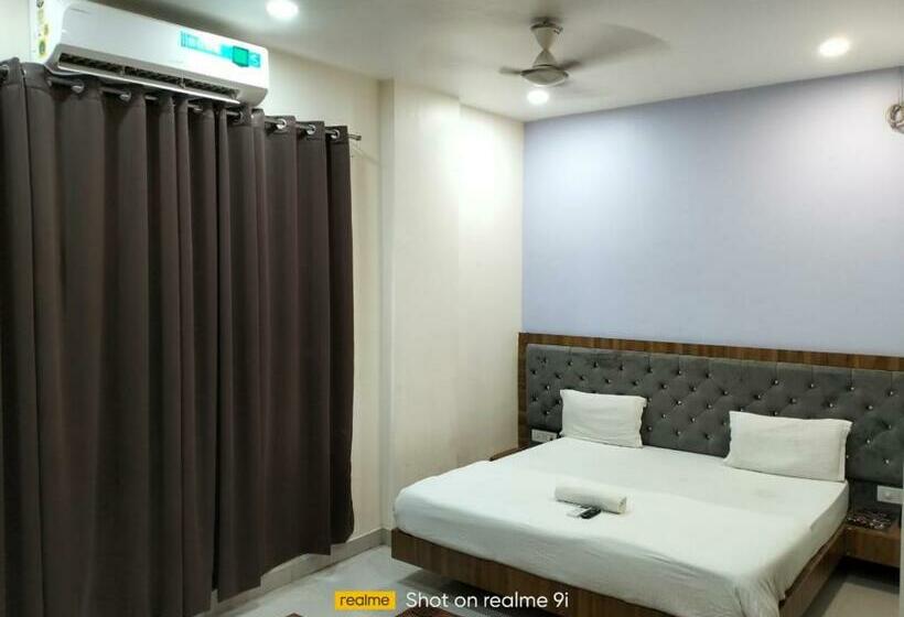 Hotel Gulmohar By Wb Inn