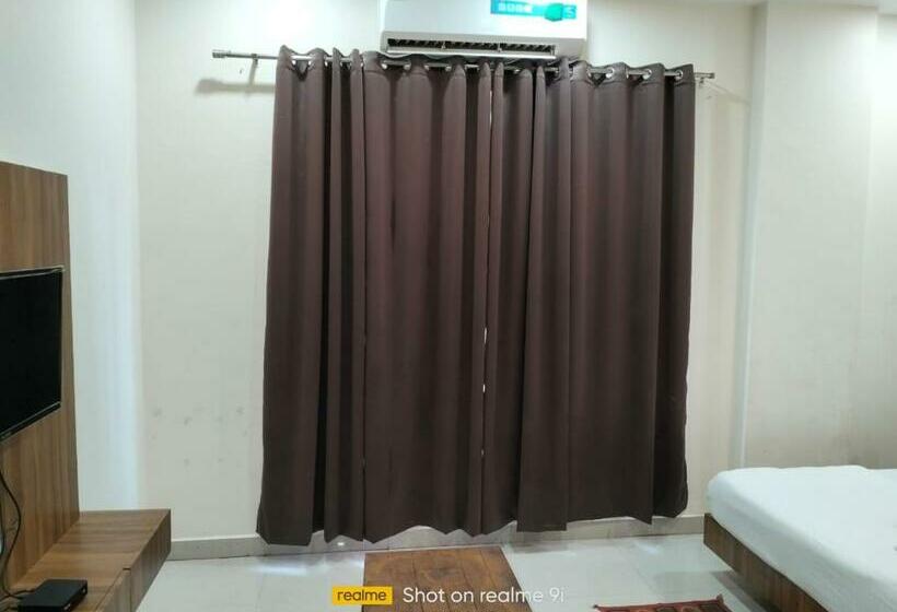 Hotel Gulmohar By Wb Inn