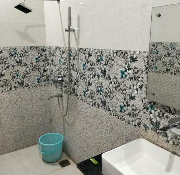 Hotel Gulmohar By Wb Inn