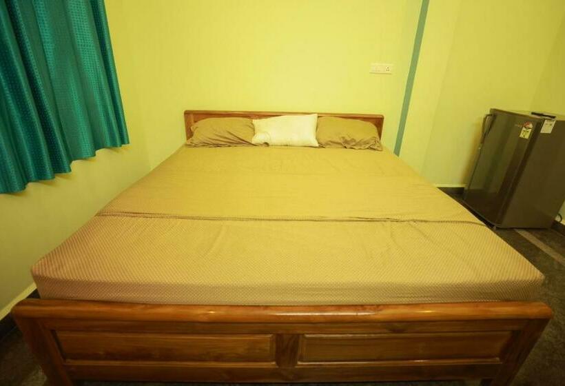 Hotel Rj Bhavan And Residence