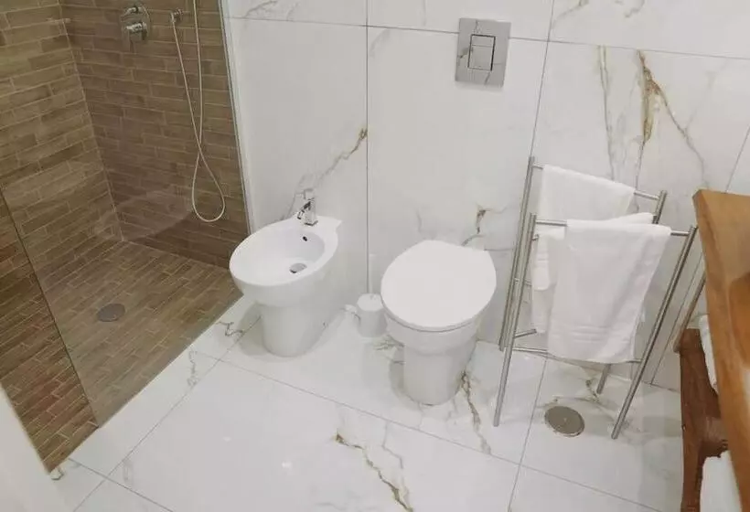 ペンション Sisina Luxury Room Jacuzzi & Piscina