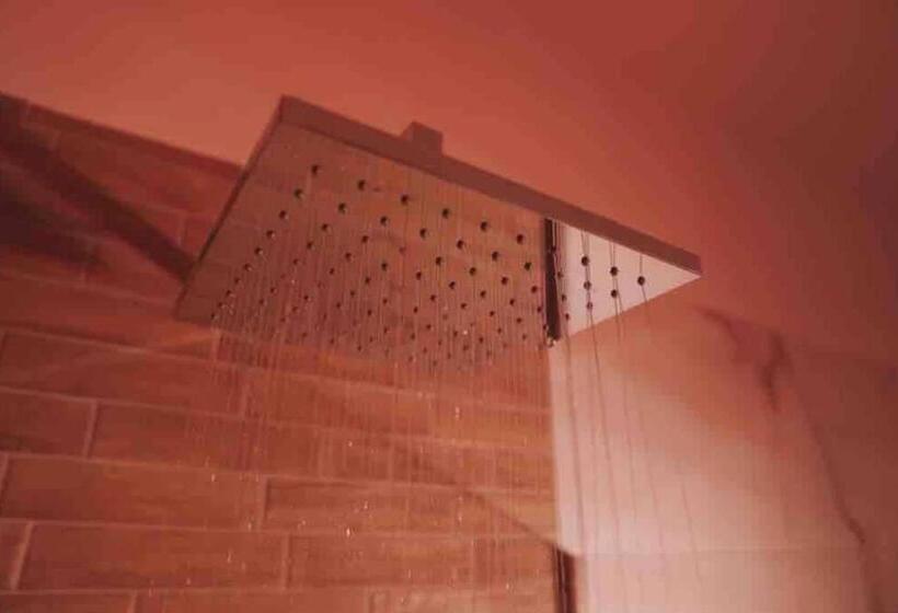 بنسيون Sisina Luxury Room Jacuzzi & Piscina