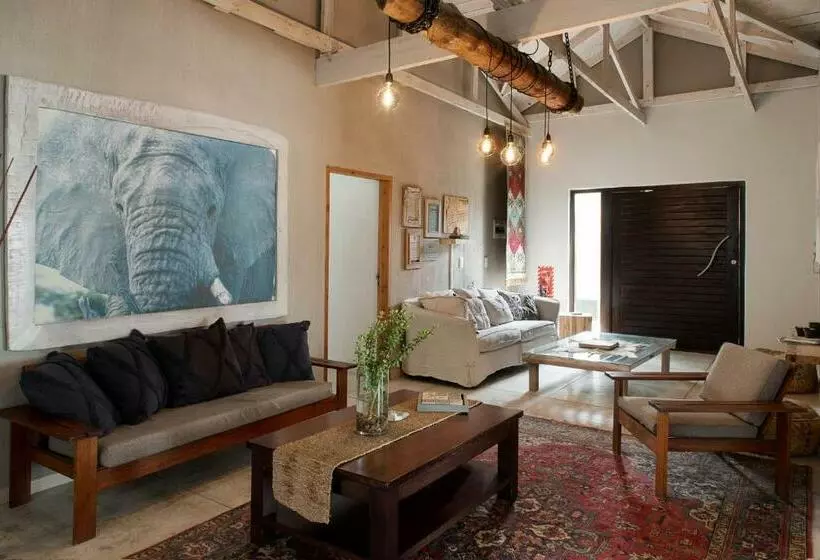 تختخواب و صبحانه Atlantic Square Guesthouse