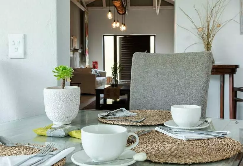 تختخواب و صبحانه Atlantic Square Guesthouse