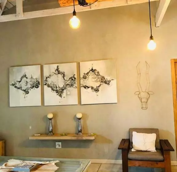 تختخواب و صبحانه Atlantic Square Guesthouse