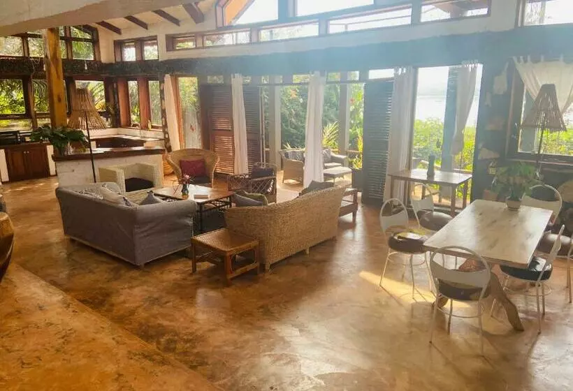 تختخواب و صبحانه Homeonthenile Lake View Double