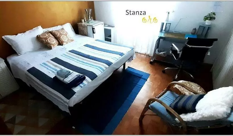 تختخواب و صبحانه Stanza Oro Bagno Con Doccia Idromassaggio
