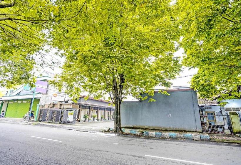 ホテル Oyo 92190 Arya Guest House