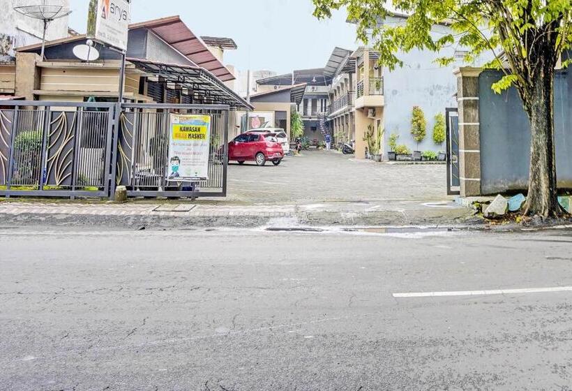 ホテル Oyo 92190 Arya Guest House