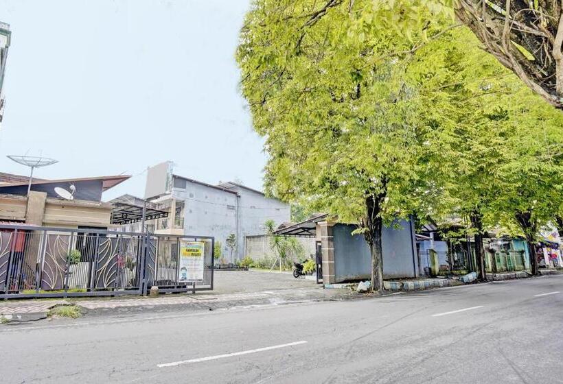 ホテル Oyo 92190 Arya Guest House