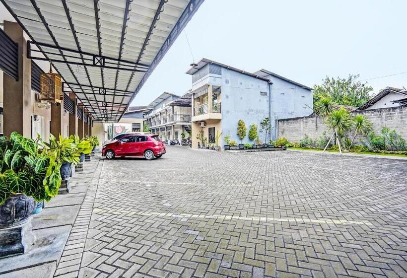 ホテル Oyo 92190 Arya Guest House