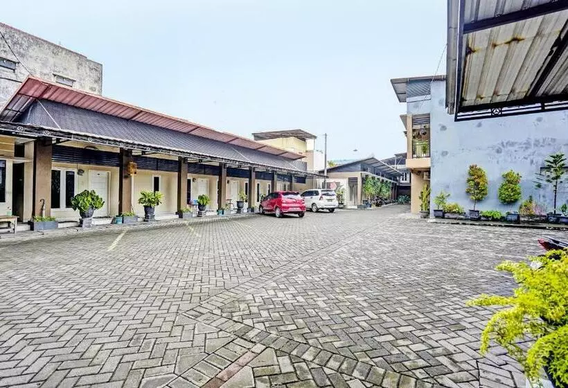 ホテル Oyo 92190 Arya Guest House