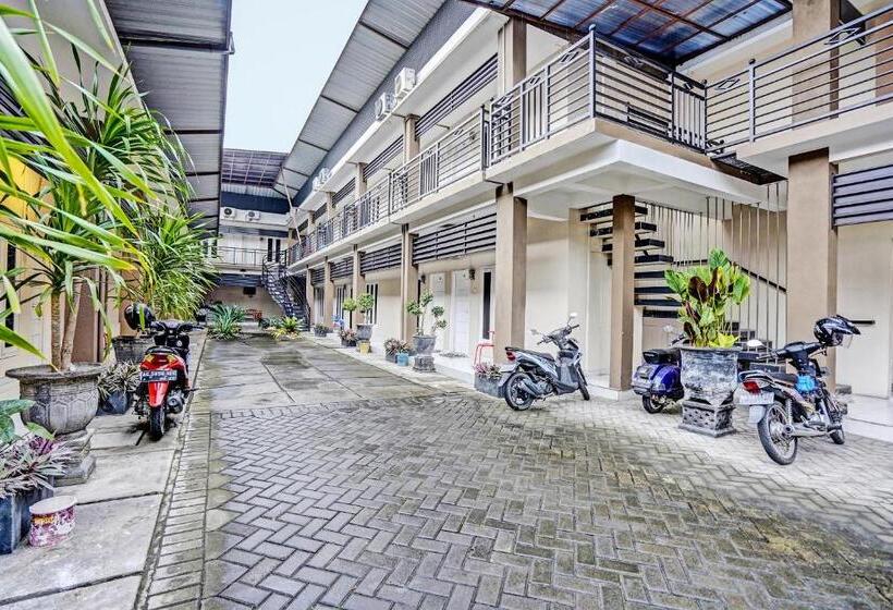 ホテル Oyo 92190 Arya Guest House