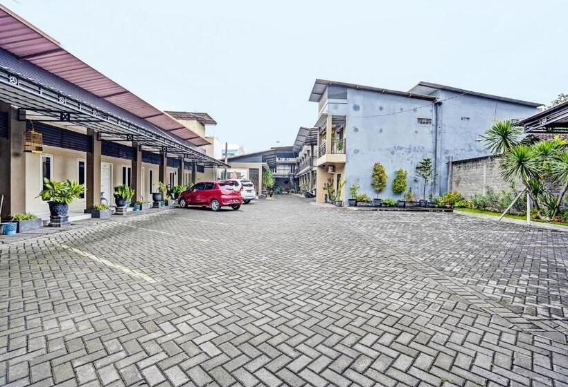 ホテル Oyo 92190 Arya Guest House