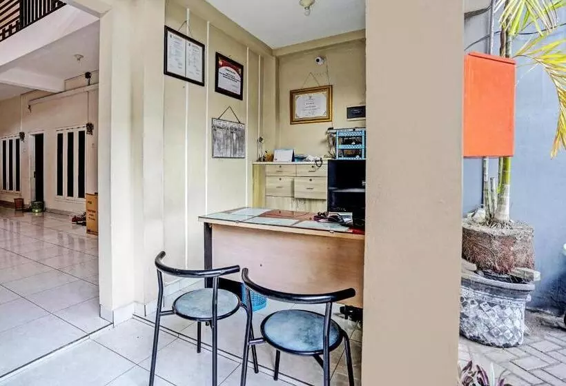 ホテル Oyo 92190 Arya Guest House
