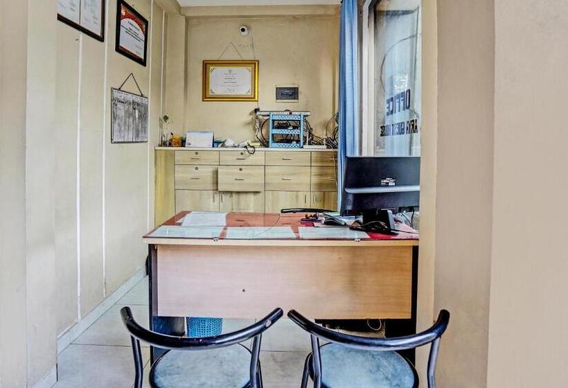 ホテル Oyo 92190 Arya Guest House