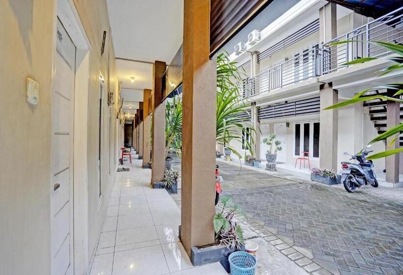 ホテル Oyo 92190 Arya Guest House