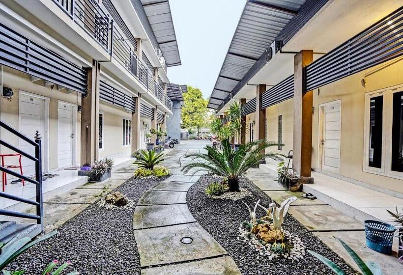 ホテル Oyo 92190 Arya Guest House