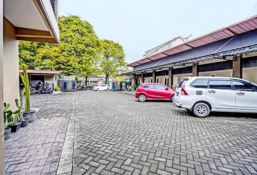 ホテル Oyo 92190 Arya Guest House