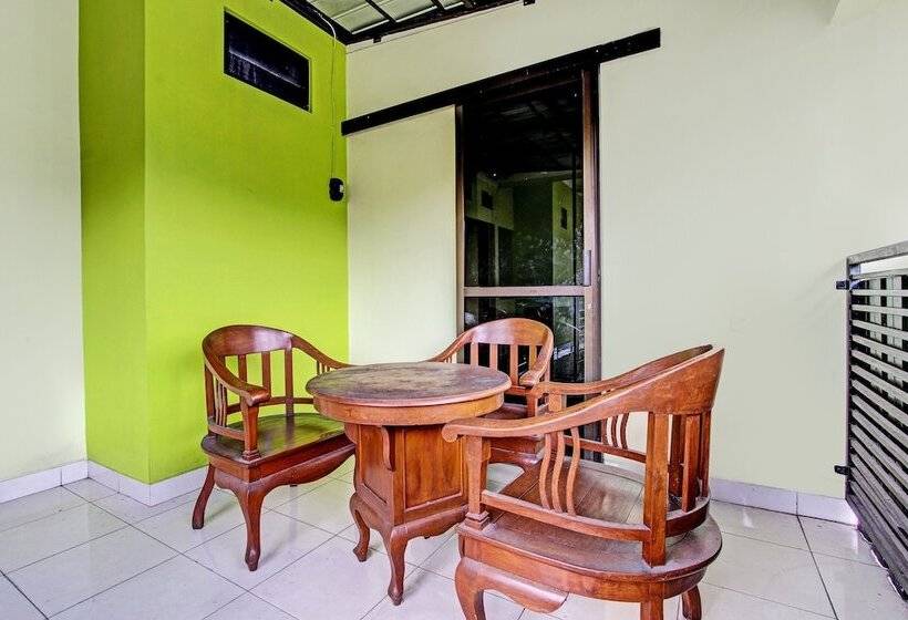 Отель Oyo 92200 Kalegan 1 Guesthouse