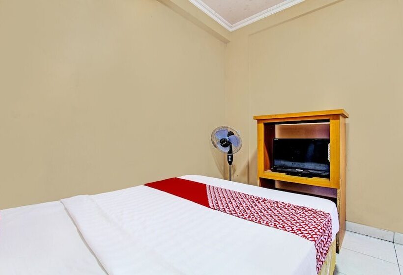 Отель Oyo 92200 Kalegan 1 Guesthouse