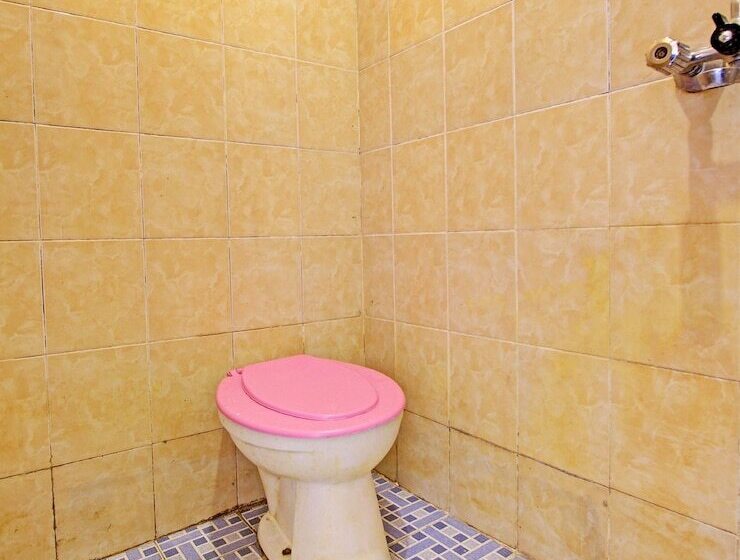 Отель Oyo 92200 Kalegan 1 Guesthouse