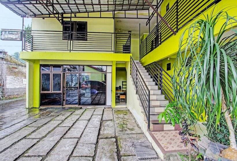 Отель Oyo 92200 Kalegan 1 Guesthouse