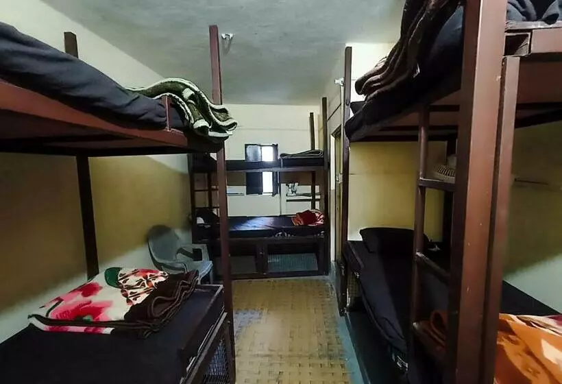 Anna Hostel Tapovan