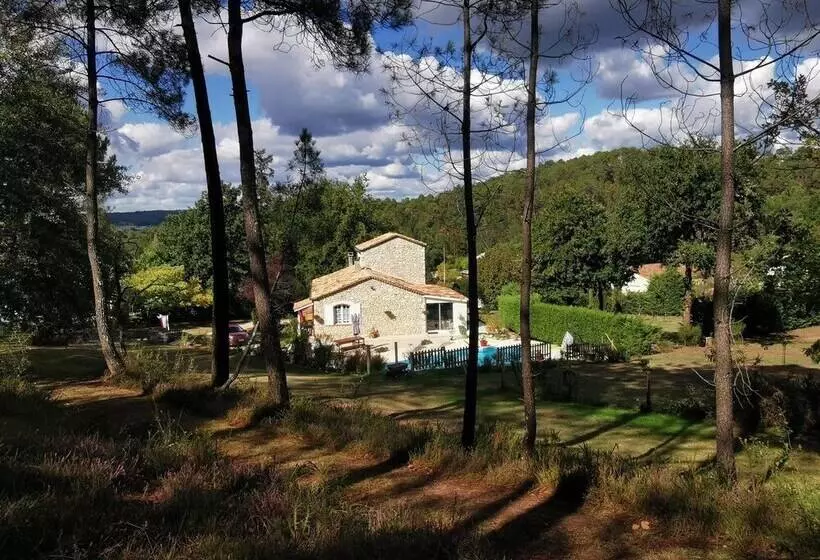 ベッドアンドブレックファースト Domaine Des 3 Cyprès Chez Nath & Pat