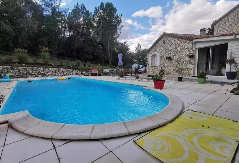 ベッドアンドブレックファースト Domaine Des 3 Cyprès Chez Nath & Pat