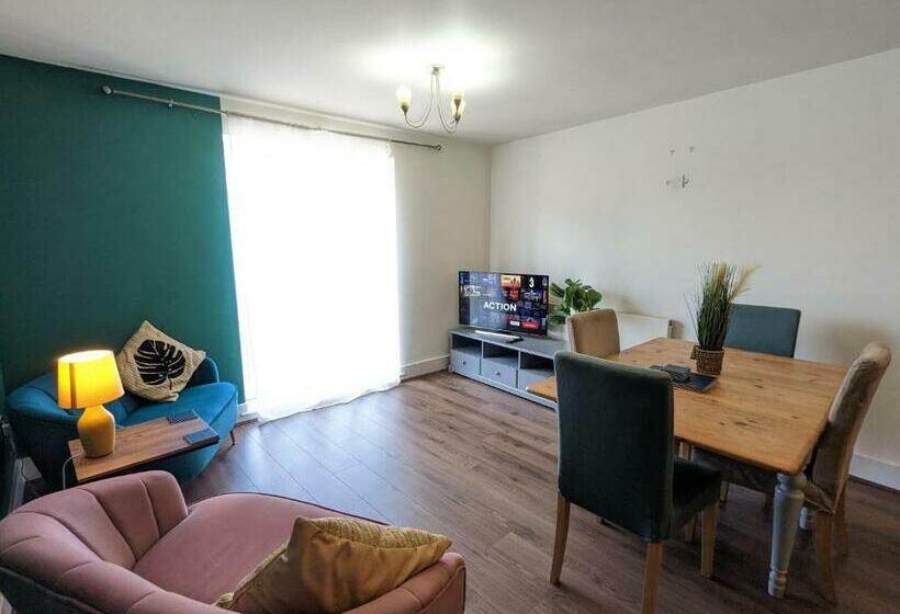 Brindley Apt Free Parking! Next Door To Arena Sea Life!