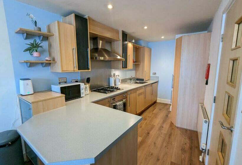 Brindley Apt Free Parking! Next Door To Arena Sea Life!