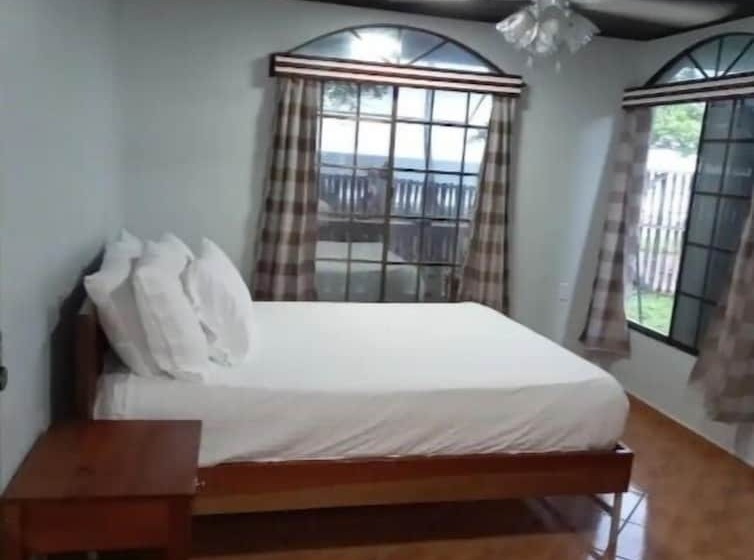 Hospedaje Rosa Del Mar & Sweets Cafe