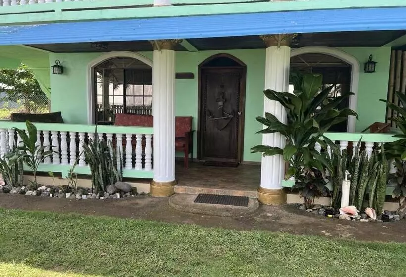 Hospedaje Rosa Del Mar & Sweets Cafe