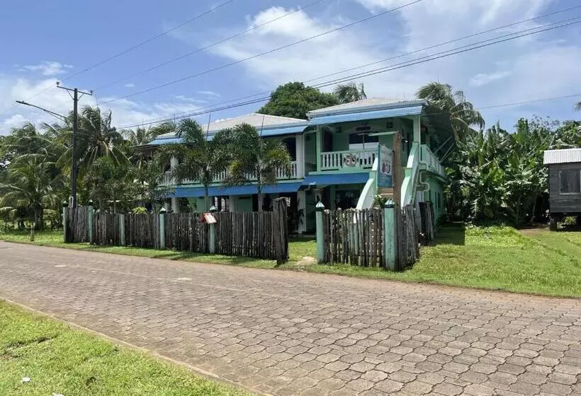 Hospedaje Rosa Del Mar & Sweets Cafe