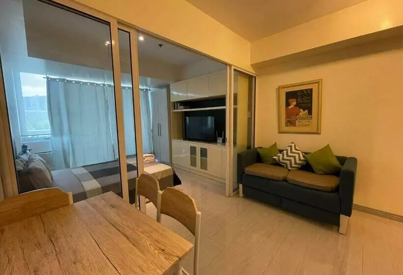 هتل Azure Urban Resort With Wifi And Netflix