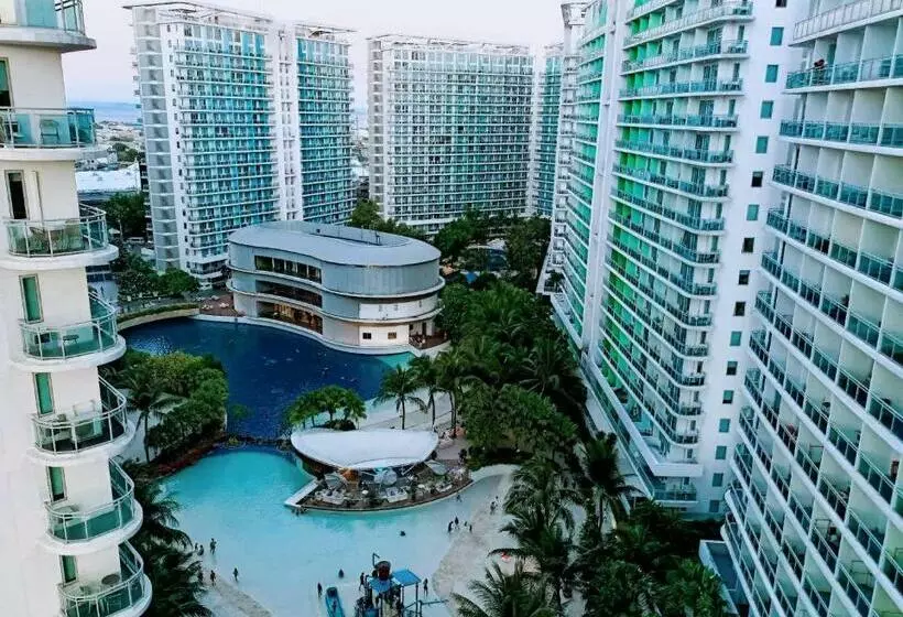 هتل Azure Urban Resort With Wifi And Netflix