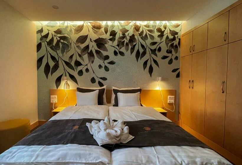 فندق Eleven Business & Sport