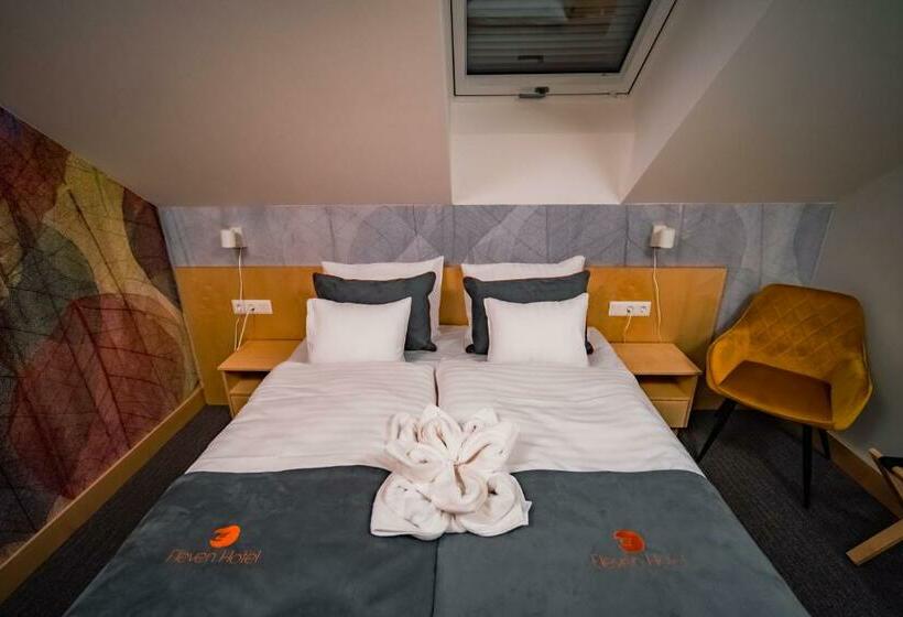 فندق Eleven Business & Sport