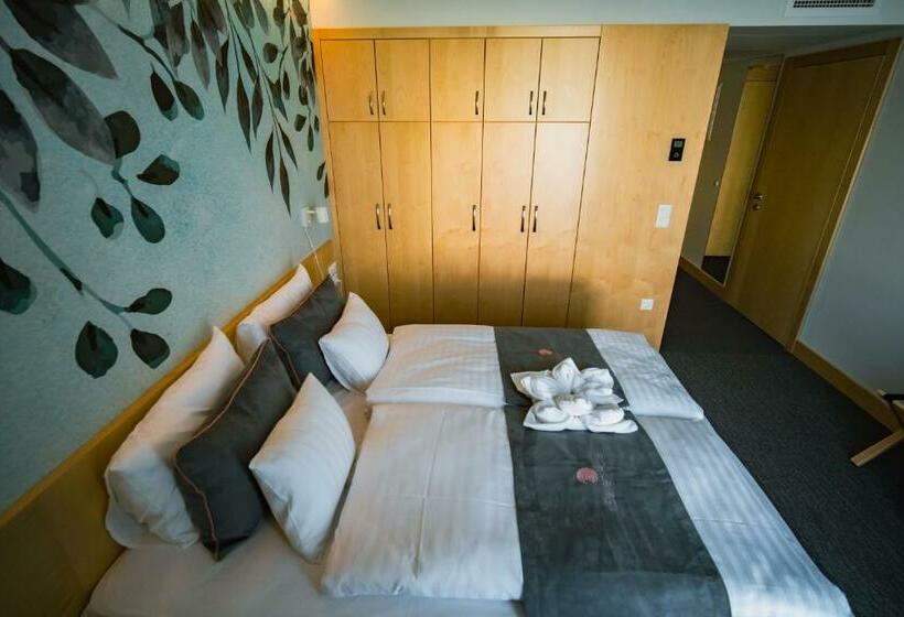 Hotel Eleven Business & Sport