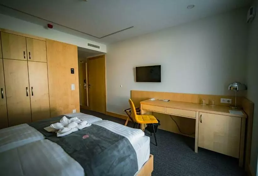 Hotelli Eleven Business & Sport