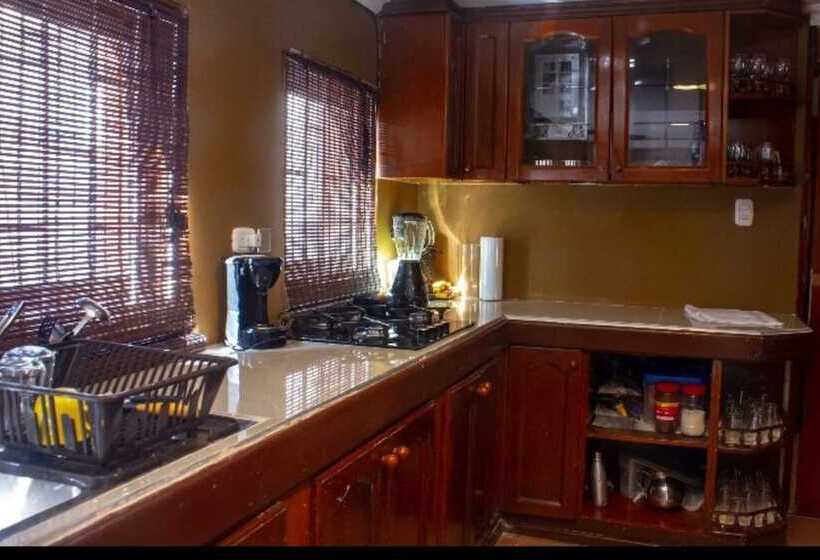 بنسيون Casa Hotel Castillogrande