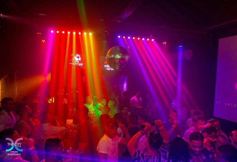 بنسيون Casa Hotel Castillogrande