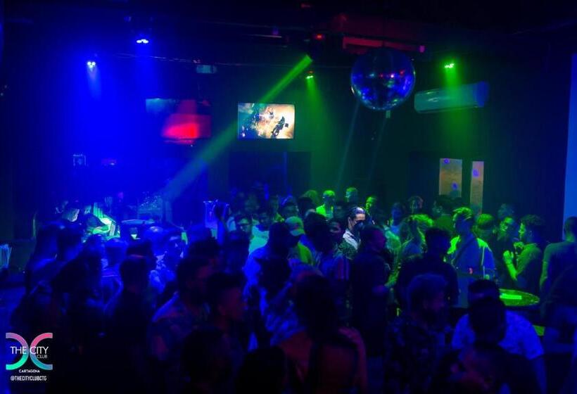 بنسيون Casa Hotel Castillogrande