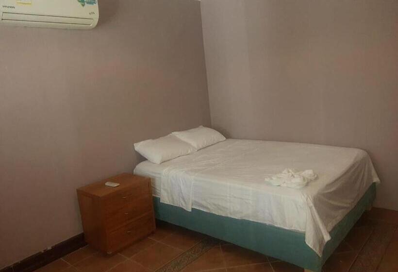 بنسيون Casa Hotel Castillogrande