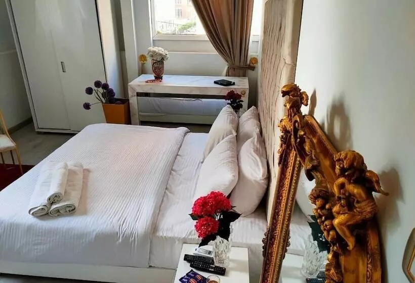 هاستل Palace Court